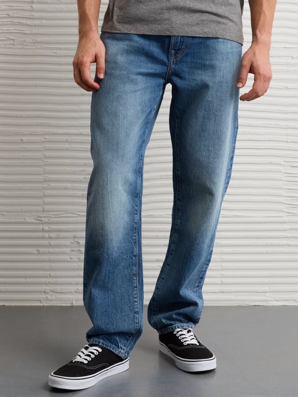 American Eagle AE Original Straight Jean — Medium Wash